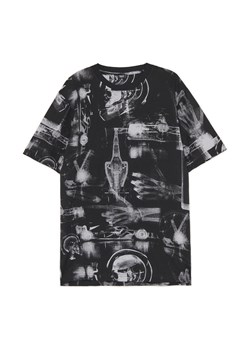Cropp - Czarny T-shirt z motoryzacyjnym motywem - czarny ze sklepu Cropp w kategorii T-shirty męskie - zdjęcie 180348315