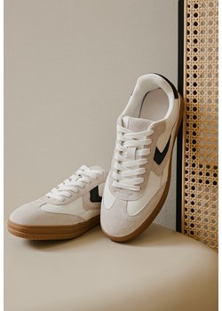 Beżowe Skórzane Sneakersy Tenisówki z Geometrycznym Wzorem Mirathe ze sklepu born2be.pl w kategorii Buty sportowe damskie - zdjęcie 180368636
