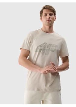 4F Koszulka w kolorze beżowym - id: 16828568 - marki 4F - 180394839 4F Koszulka w kolorze beżowym ze sklepu Limango Polska w kategorii T-shirty męskie - zdjęcie 180394839