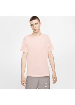 T-shirt męski Nike Sportswear Club - Różowy ze sklepu Nike poland w kategorii T-shirty męskie - zdjęcie 180396695