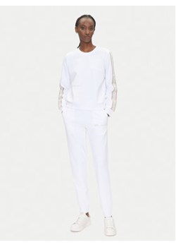 EA7 Emporio Armani Dres 7W000283 AF12501 U0002 Biały Regular Fit ze sklepu MODIVO w kategorii Dresy damskie - zdjęcie 180403929