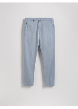 Reserved - Bawełniane spodnie chino slim - niebieski ze sklepu Reserved w kategorii Spodnie męskie - zdjęcie 180410745