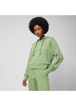 Damska bluza dresowa nierozpinana z kapturem Outhorn OTHWSS24TSWSF1151 - zielona ze sklepu Sportstylestory.com w kategorii Bluzy damskie - zdjęcie 180415085
