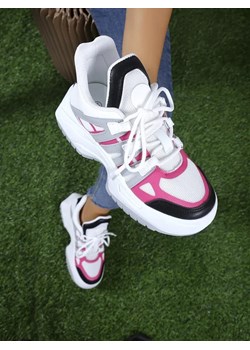 Royalfashion Sportowe sneakersy damskie na grubszej podeszwie Aniev ze sklepu royalfashion.pl w kategorii Buty sportowe damskie - zdjęcie 180415329