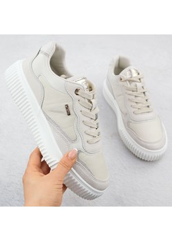 Skórzane sneakersy damskie beżowe eVento 8240 beżowy ze sklepu ButyModne.pl w kategorii Buty sportowe damskie - zdjęcie 180418048