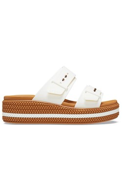 Klapki Crocs Brooklyn Woven Buckle Low Wedge 209978-0WV - białe ze sklepu streetstyle24.pl w kategorii Klapki damskie - zdjęcie 180419795
