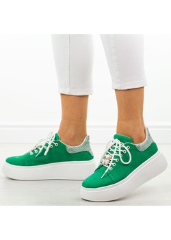 Zielone zamszowe skórzane sneakersy damskie Vinceza 89104 ze sklepu suzana.pl w kategorii Trampki damskie - zdjęcie 180426736