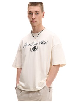 Cropp - T-shirt z kontrastowymi napisami - kremowy ze sklepu Cropp w kategorii T-shirty męskie - zdjęcie 180427385