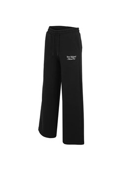 Spodnie New Balance WP51954BK - czarne ze sklepu streetstyle24.pl w kategorii Spodnie damskie - zdjęcie 180445625
