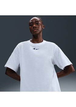 Damski T-shirt o luźnym kroju z krótkim rękawem A'ja Wilson - Biel ze sklepu Nike poland w kategorii Bluzki damskie - zdjęcie 180449908