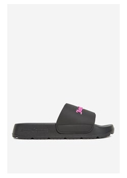 Juicy Couture Klapki PJC2 Czarny - id: 5906751073391 - marki Juicy Couture - 180450415 Juicy Couture Klapki PJC2 Czarny ze sklepu MODIVO w kategorii Klapki damskie - zdjęcie 180450415