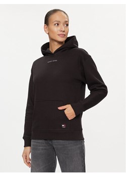 Tommy Jeans Bluza Classic DW0DW17329 Czarny Relaxed Fit ze sklepu MODIVO w kategorii Bluzy damskie - zdjęcie 181033095