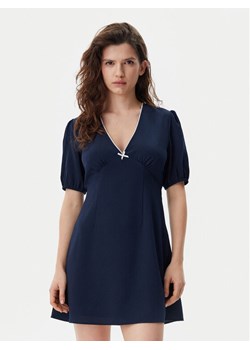Tommy Jeans Sukienka letnia DW0DW20337 Granatowy Regular Fit ze sklepu MODIVO w kategorii Sukienki - zdjęcie 181033556