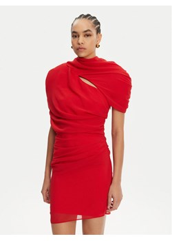 JACQUEMUS Sukienka koktajlowa 24H251DR130-1555 Czerwony Regular Fit ze sklepu MODIVO w kategorii Sukienki - zdjęcie 181034346