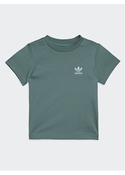 adidas T-Shirt adicolor IC9105 Zielony Regular Fit ze sklepu MODIVO w kategorii Koszulki niemowlęce - zdjęcie 181034379