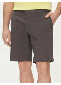 Tommy Hilfiger Szorty materiałowe Harlem MW0MW23568 Szary Regular Fit ze sklepu MODIVO w kategorii Spodenki męskie - zdjęcie 181034478