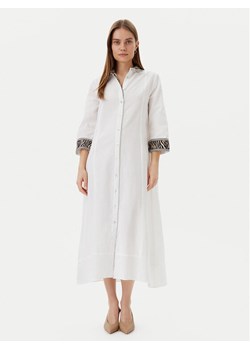 LOLA CASADEMUNT Sukienka koszulowa LS2516042 Biały Relaxed Fit ze sklepu MODIVO w kategorii Sukienki - zdjęcie 181034555