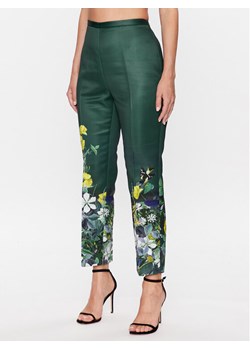 Ted Baker Spodnie materiałowe Aikaat 270364 Zielony Regular Fit ze sklepu MODIVO w kategorii Spodnie damskie - zdjęcie 181034675