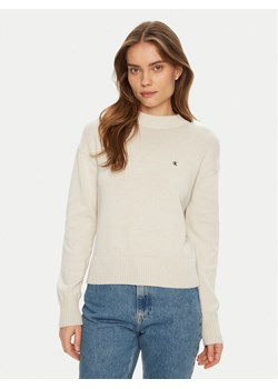 Calvin Klein Jeans Sweter Monogram J20J224802 Écru Regular Fit ze sklepu MODIVO w kategorii Swetry damskie - zdjęcie 181035885