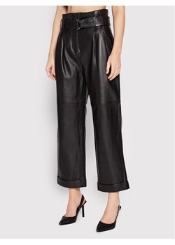 KARL LAGERFELD Spodnie skórzane High Waist 220W1900 Czarny Relaxed Fit ze sklepu MODIVO w kategorii Spodnie damskie - zdjęcie 181036228
