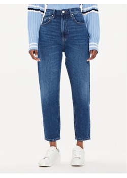 Tommy Jeans Jeansy DW0DW19244 Niebieski Mom Fit ze sklepu MODIVO w kategorii Jeansy damskie - zdjęcie 181036415