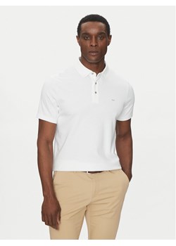 Michael Kors Polo CB95FGVC93 Biały Regular Fit ze sklepu MODIVO w kategorii T-shirty męskie - zdjęcie 181037168