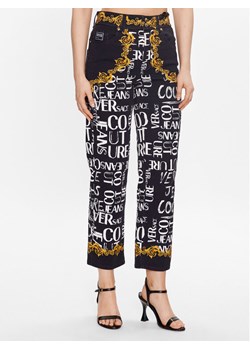 Versace Jeans Couture Spodnie materiałowe 74HAB5TP Czarny Regular Fit ze sklepu MODIVO w kategorii Spodnie damskie - zdjęcie 181037296