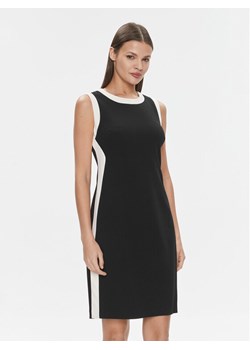 DKNY Sukienka codzienna DD3K1450 Czarny Regular Fit ze sklepu MODIVO w kategorii Sukienki - zdjęcie 181038797