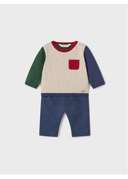 Mayoral Komplet sweter i spodnie materiałowe 2.521 Kolorowy Regular Fit ze sklepu MODIVO w kategorii Komplety niemowlęce - zdjęcie 181039207