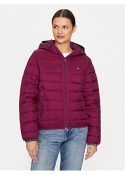 Tommy Jeans Kurtka zimowa Tape DW0DW18308 Czerwony Regular Fit ze sklepu MODIVO w kategorii Kurtki damskie - zdjęcie 181039769