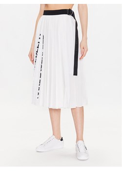 KARL LAGERFELD Spódnica plisowana 225W1201 Biały Regular Fit - id: 0000301058021 - marki Karl Lagerfeld - 181040128 KARL LAGERFELD Spódnica plisowana 225W1201 Biały Regular Fit ze sklepu MODIVO w kategorii Spódnice - zdjęcie 181040128