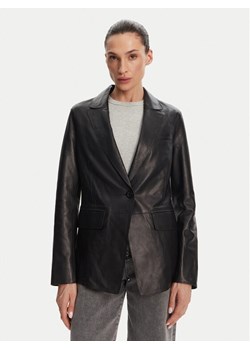 Serge Pariente Kurtka skórzana Caprice Czarny Slim Fit ze sklepu MODIVO w kategorii Kurtki damskie - zdjęcie 181040167