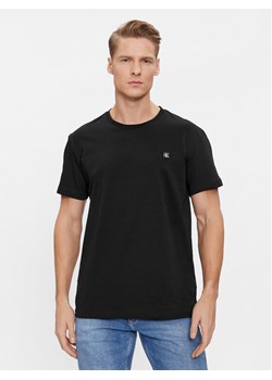 Calvin Klein Jeans T-Shirt J30J325268 Czarny Regular Fit ze sklepu MODIVO w kategorii T-shirty męskie - zdjęcie 181040697