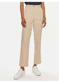 Gant Chinosy 4150261 Beżowy Slim Fit ze sklepu MODIVO w kategorii Spodnie damskie - zdjęcie 181041218