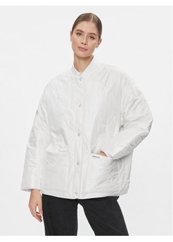 Tommy Jeans Kurtka przejściowa Tjw Onion Quilt Liner Jacket DW0DW17235 Biały Regular Fit ze sklepu MODIVO w kategorii Kurtki damskie - zdjęcie 181041477