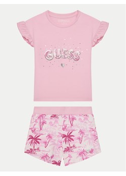 Guess Komplet t-shirt i spodenki K5GG05 K6YW4 Różowy Regular Fit ze sklepu MODIVO w kategorii Piżamy dziecięce - zdjęcie 181041629
