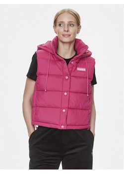 Guess Bezrękawnik Breana V4RL02 WFYE2 Różowy Regular Fit ze sklepu MODIVO w kategorii Kamizelki damskie - zdjęcie 181042037