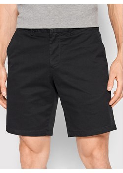 Tommy Hilfiger Szorty materiałowe Brooklyn MW0MW23563 Czarny Regular Fit ze sklepu MODIVO w kategorii Spodenki męskie - zdjęcie 181042388