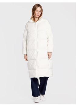 Calvin Klein Kurtka puchowa Seamless Lofty K20K204691 Écru Regular Fit ze sklepu MODIVO w kategorii Kurtki damskie - zdjęcie 181043418