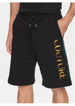 Versace Jeans Couture Szorty sportowe 74GADG06 Czarny Regular Fit ze sklepu MODIVO w kategorii Spodenki męskie - zdjęcie 181045699