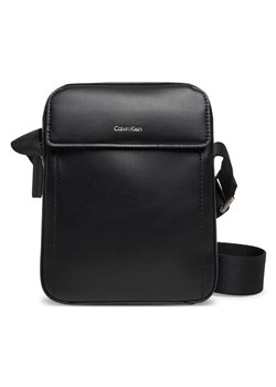 Calvin Klein Saszetka Ck Sleek Reporter S K50K512966 Czarny ze sklepu MODIVO w kategorii Torby męskie - zdjęcie 181045886