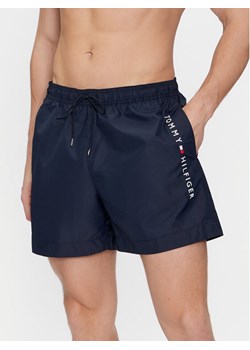 Tommy Hilfiger Szorty kąpielowe UM0UM03258 Granatowy Regular Fit ze sklepu MODIVO w kategorii Kąpielówki - zdjęcie 181045909