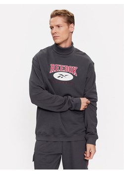 Reebok Bluza Archive Essentials IL8799 Szary Regular Fit ze sklepu MODIVO w kategorii Bluzy męskie - zdjęcie 181046815
