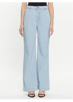 Rinascimento Jeansy CFC0117534003 Niebieski Relaxed Fit ze sklepu MODIVO w kategorii Jeansy damskie - zdjęcie 181047426