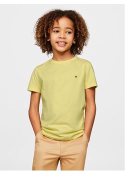 Tommy Hilfiger T-Shirt Essential KB0KB06879 D Żółty Regular Fit ze sklepu MODIVO w kategorii T-shirty chłopięce - zdjęcie 181047675