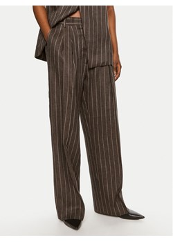 DAY BIRGER ÉT MIKKELSEN Spodnie materiałowe Enzo DAY65243238 Brązowy Relaxed Fit ze sklepu MODIVO w kategorii Spodnie damskie - zdjęcie 181047828