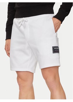 Tommy Hilfiger Szorty sportowe Flag Logo Badge MW0MW36145 Biały Regular Fit ze sklepu MODIVO w kategorii Spodenki męskie - zdjęcie 181048245