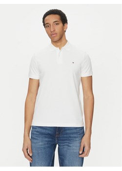 Tommy Hilfiger Polo Essential MW0MW35585 Biały Regular Fit ze sklepu MODIVO w kategorii T-shirty męskie - zdjęcie 181048466
