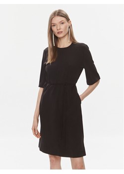 Calvin Klein Sukienka codzienna K20K206375 Czarny Regular Fit ze sklepu MODIVO w kategorii Sukienki - zdjęcie 181049408
