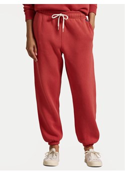 Polo Ralph Lauren Spodnie dresowe 211943009 Czerwony Regular Fit ze sklepu MODIVO w kategorii Spodnie damskie - zdjęcie 181051169